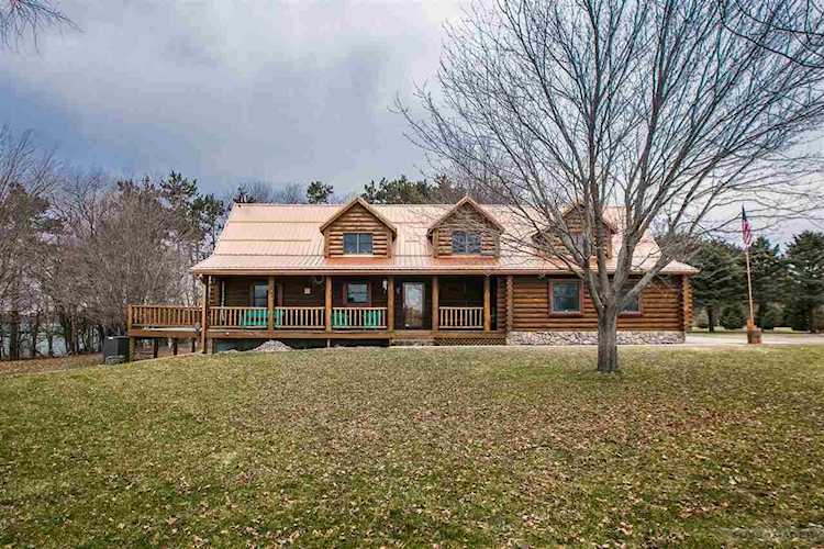 781 Bass Lake Ct Rutland, WI 53589
