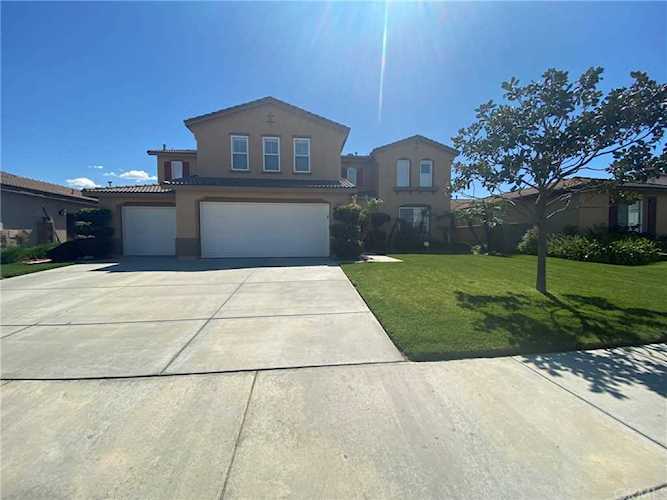 13467 Falcon Ridge Road Eastvale, CA 92880