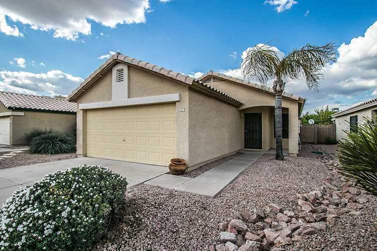 2112 E Robin Lane Phoenix, AZ 85024