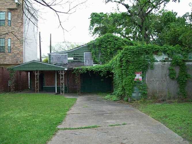 304 Enid St Houston, TX 77009