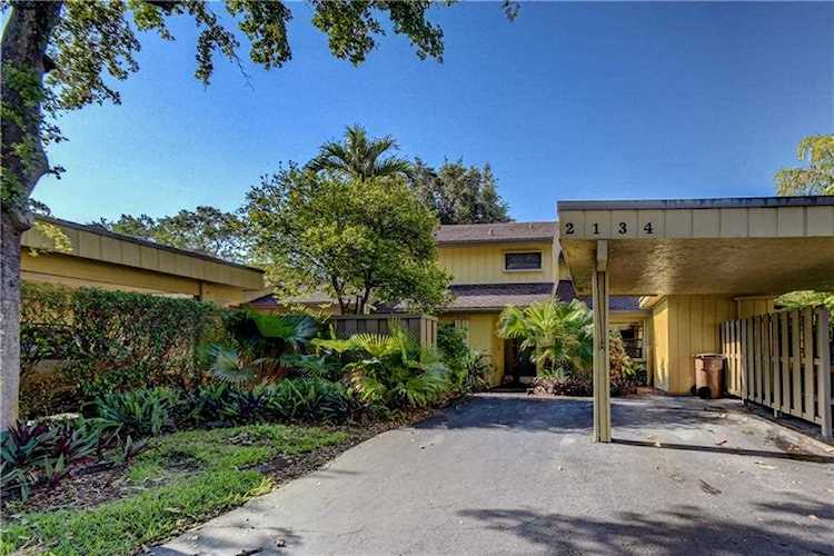 2134 Woodlands Way Deerfield Beach, FL 33442