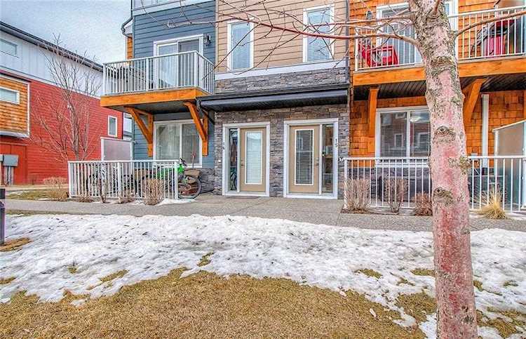 111 Rainbow Falls Gate #15 Chestermere, AB T1X 0Z4