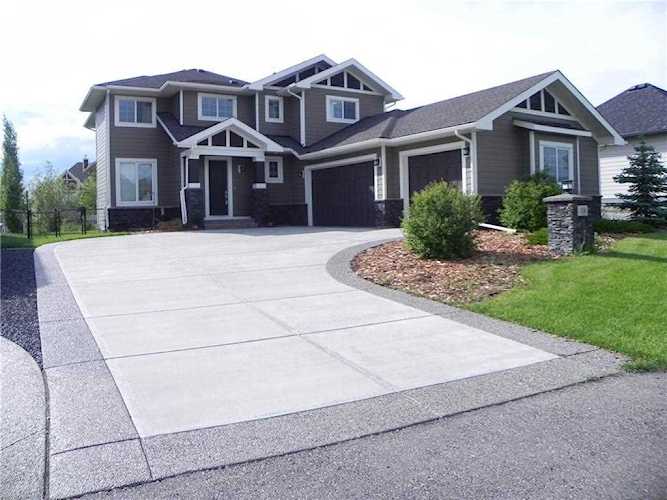 19 Cimarron Estates Manor Okotoks, AB T1S 0J8