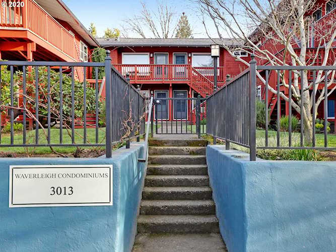 3013 SE Waverleigh Blvd #7 Portland, OR 97202