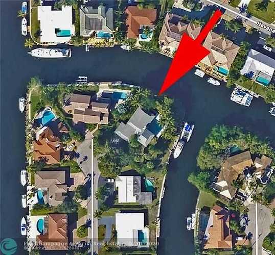 5698 Nassau Dr Boca Raton, FL 33487