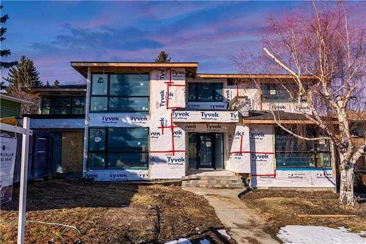 4108 Crestview Road SW Calgary, AB T2T 2L4