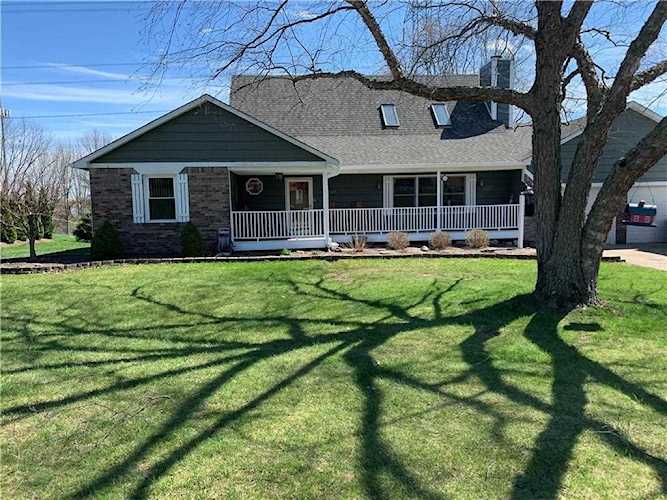 ClaireAnne Aikman - Homes for Sale, Homes to Buy, Realtor Photo 1