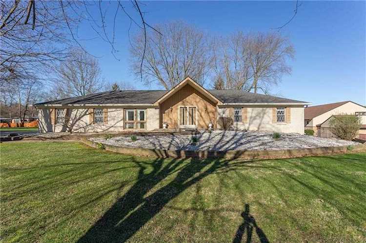 ClaireAnne Aikman - Homes for Sale, Homes to Buy, Realtor Photo 1