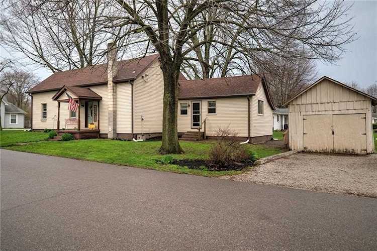 ClaireAnne Aikman - Homes for Sale, Homes to Buy, Realtor Photo 1