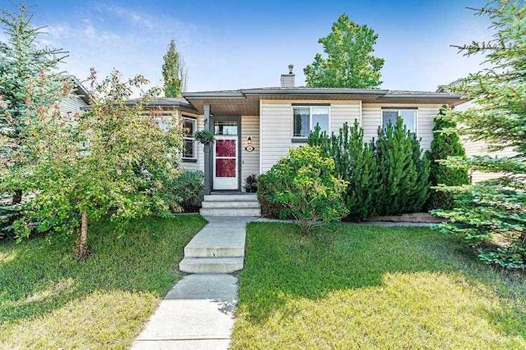 23 Strathford Close Strathmore, AB T1P 1S5