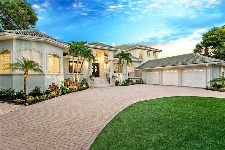7433 Midnight Pass Rd Sarasota, FL 34242