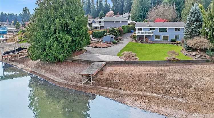 4751 Lakeridge Dr E Lake Tapps, WA 98391