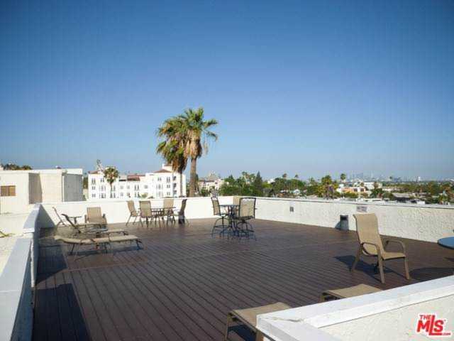 8400 De Longpre Avenue #212 West Hollywood, CA 90069
