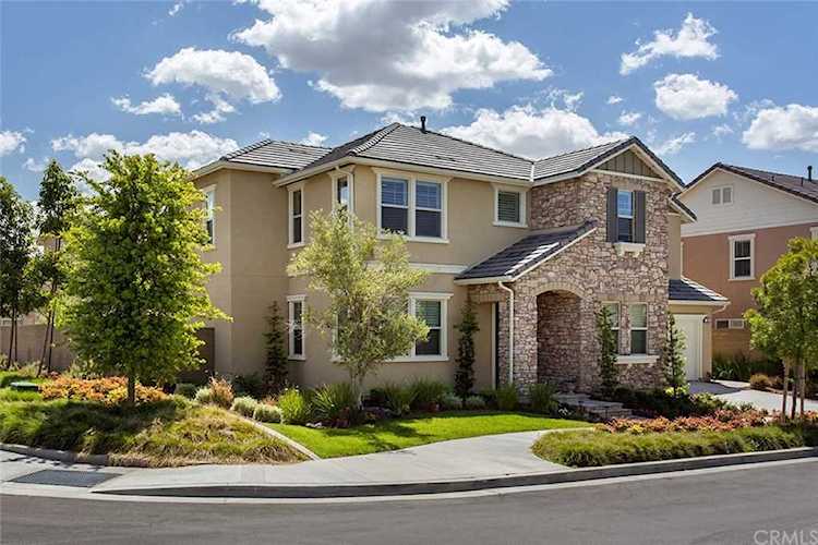 166 Loneflower Irvine, CA 92618