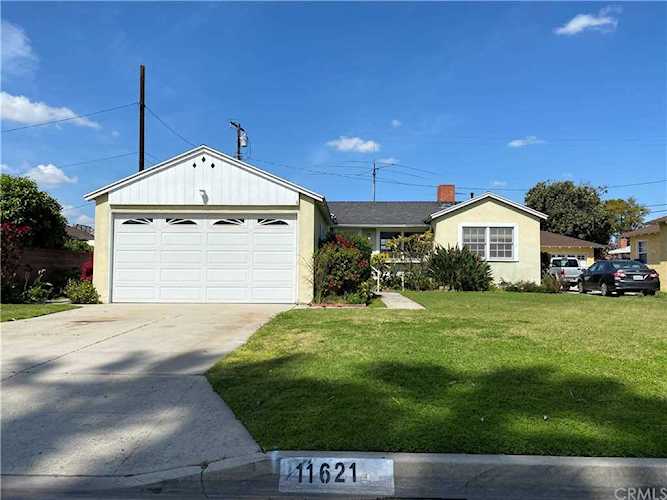 11621 Samoline Avenue Downey, CA 90241