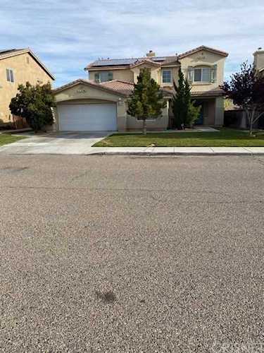 13858 Chestnut Street Victorville, CA 92392