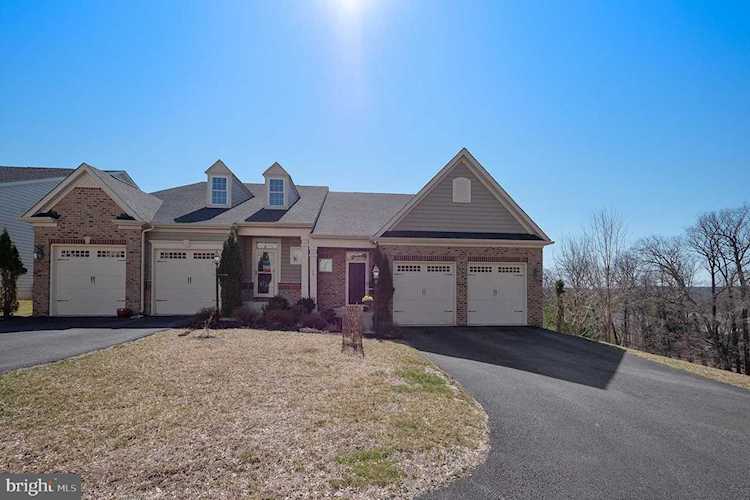 19 Holly Crest Dr Lutherville Timonium, MD 21093