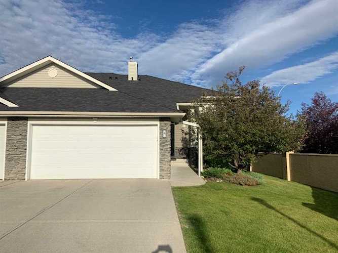 5 Wentworth Garden(s) SW Calgary, AB T3H 4L7