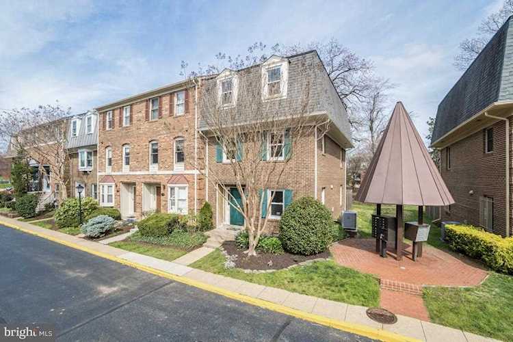 3322 2nd St S Arlington, VA 22204