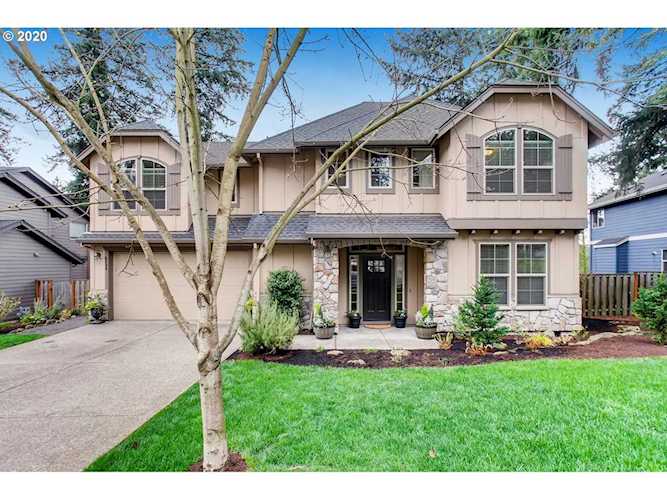 6438 Frost St Lake Oswego, OR 97035
