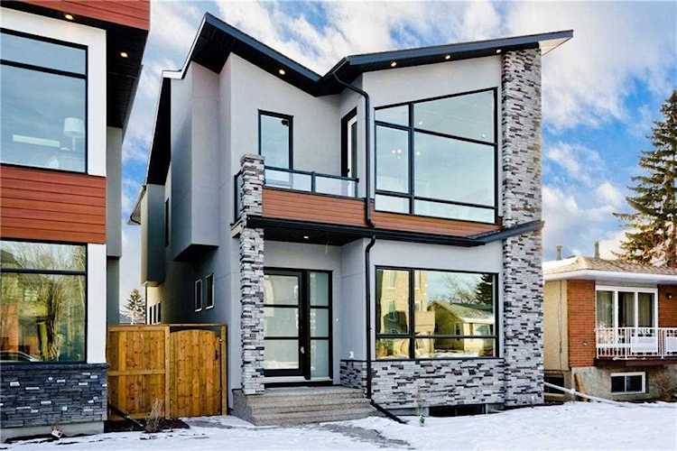 2612 29 Street SW Calgary, AB T3E 2K5