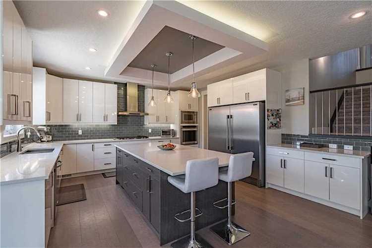 420 Kinniburgh Boulevard Chestermere, AB T1X 0N3