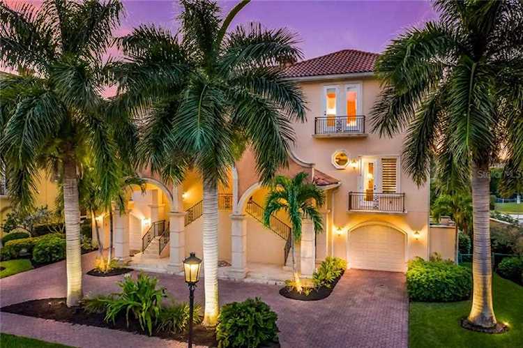 3910 Solymar Dr Sarasota, FL 34242