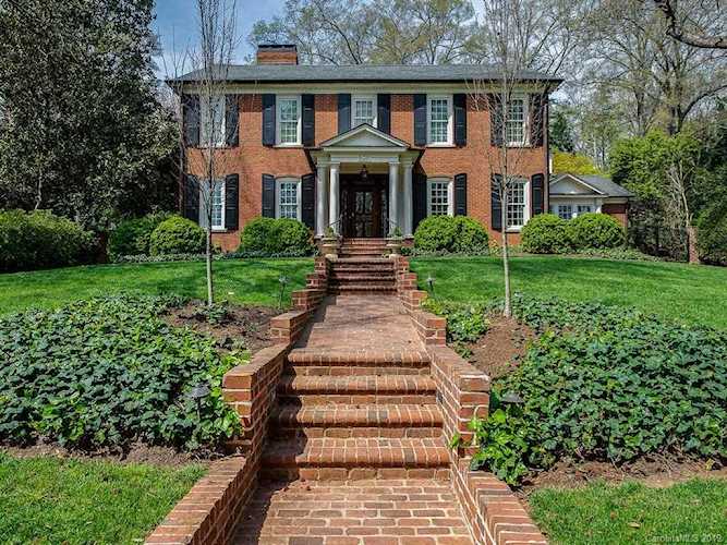 638 Museum Dr Charlotte, NC 28207