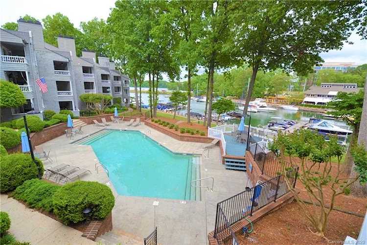 214 Northwest Dr Davidson, NC 28036