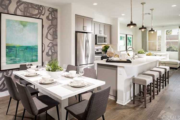 10590 Acorn Place Los Alamitos, CA 90720