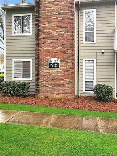 6123 Heathstone Ln Charlotte, NC 28210