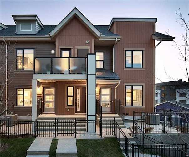 208 Livingston Common NE Calgary, AB T3P 0V8