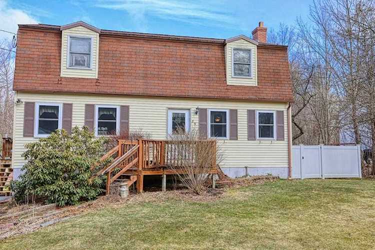89 Hill Street Gardner, MA 01440
