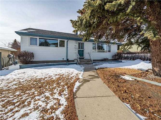 711 Trafford Drive NW Calgary, AB T2K 2T5