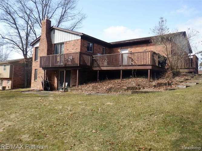 1990 Shewchenko DrHighland TwpHighland TwpIn sought after Harvey Lake sub, on a quiet street-this brick and wood ranch has a full walk out...Oakland2200023328MIHarvey Lake Sub No 348356home for sale$165,000 Photo 1