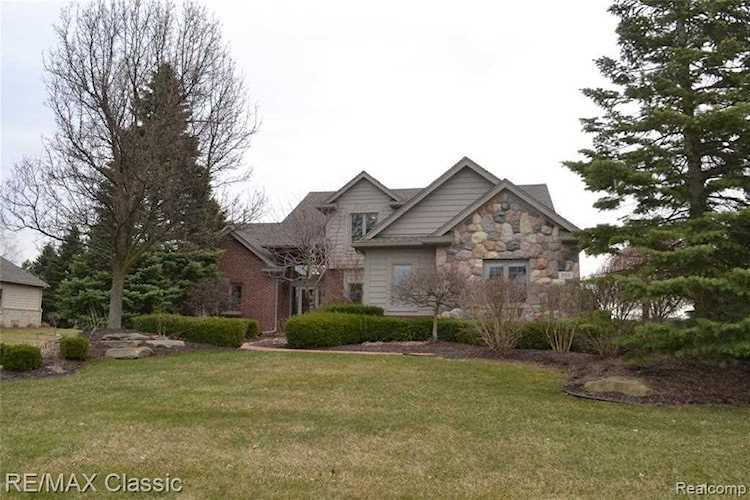 393 GleneaglesHighland TwpHighland TwpMove in ready! Beautiful Cape Cod in Golf Community of Prestwick Village! Over 3000 SQ FT of living...Oakland2200025101MIPrestwick Village Occpn 87548357home for sale$339,000 Photo 1