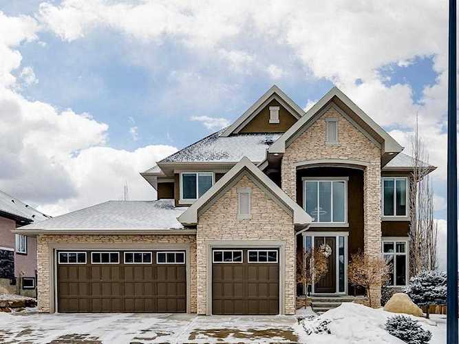 11 Aspenshire Park SW Calgary, AB T3H 0P5