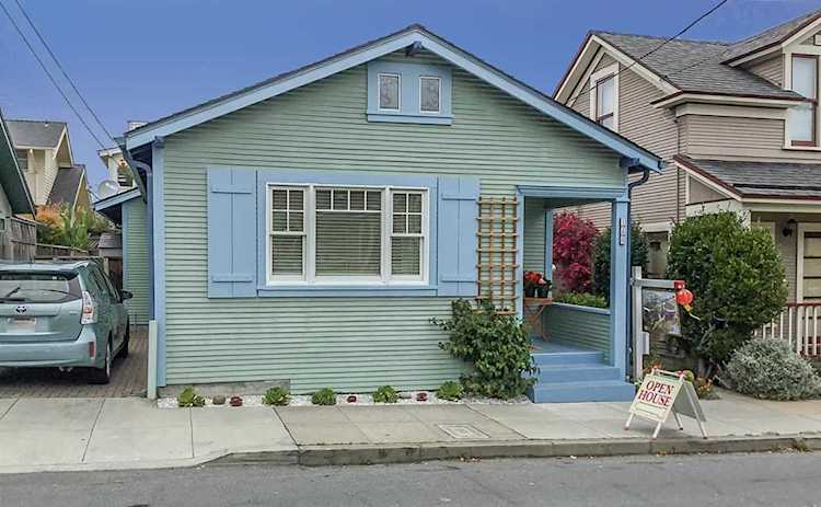 140 17th St Pacific Grove, CA 93950
