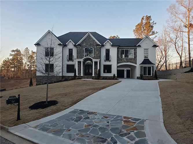 312 Traditions Ct Alpharetta, GA 30004