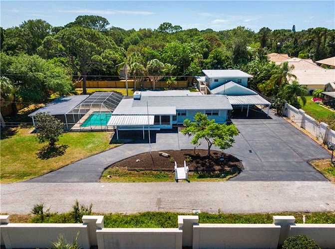 249 Avenida De La Isla Nokomis, FL 34275