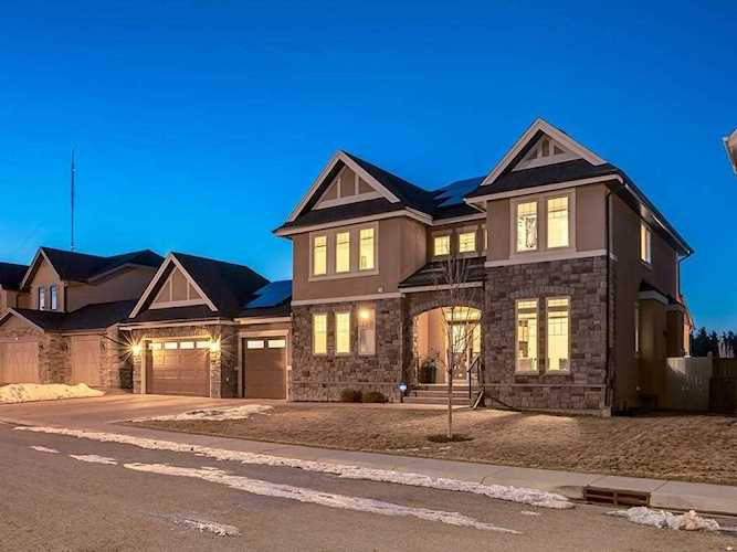 14 Westpark Place SW Calgary, AB T3H 0C3