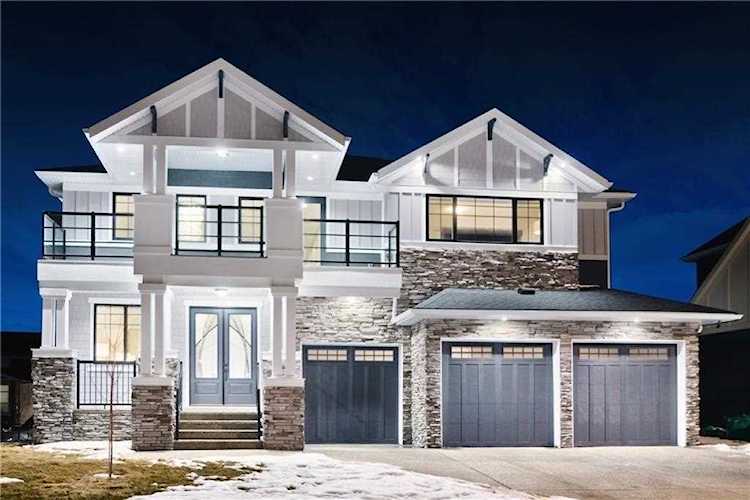 912 East Lakeview Road Chestermere, AB T1X 1R2