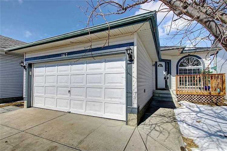 167 Hidden Spring Close NW Calgary, AB T3A 5J4