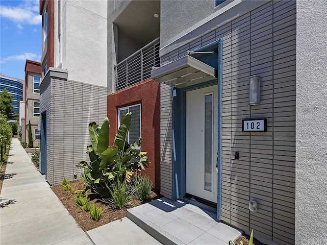 102 Citysquare Irvine, CA 92614