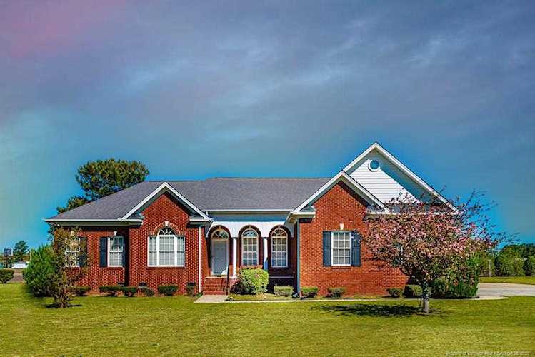 217 Winterlochen Dr Dunn, NC 28334 | MLS 630042 Photo 1