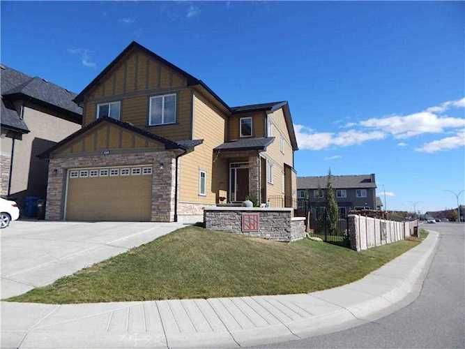 215 Panatella View NW Calgary, AB T3K 0N2