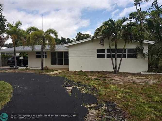 1403 SE 8th Ct Deerfield Beach, FL 33441