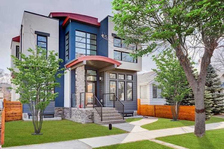 227 12 Avenue NE Calgary, AB T2E 1A3