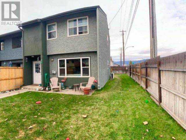 701 Fairway Ave Penticton, BC V2A6M3