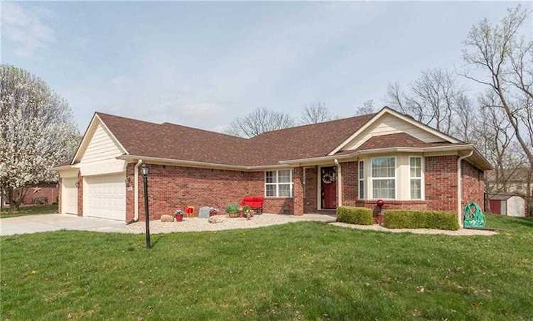 7352 Plantation Lane Avon, IN 46123 | MLS 21703644 Photo 1